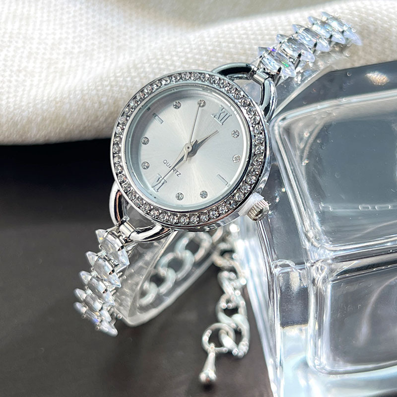 UTHAI CQ383 Fashionable Women  - Ladies Fashion Watch recension och pris