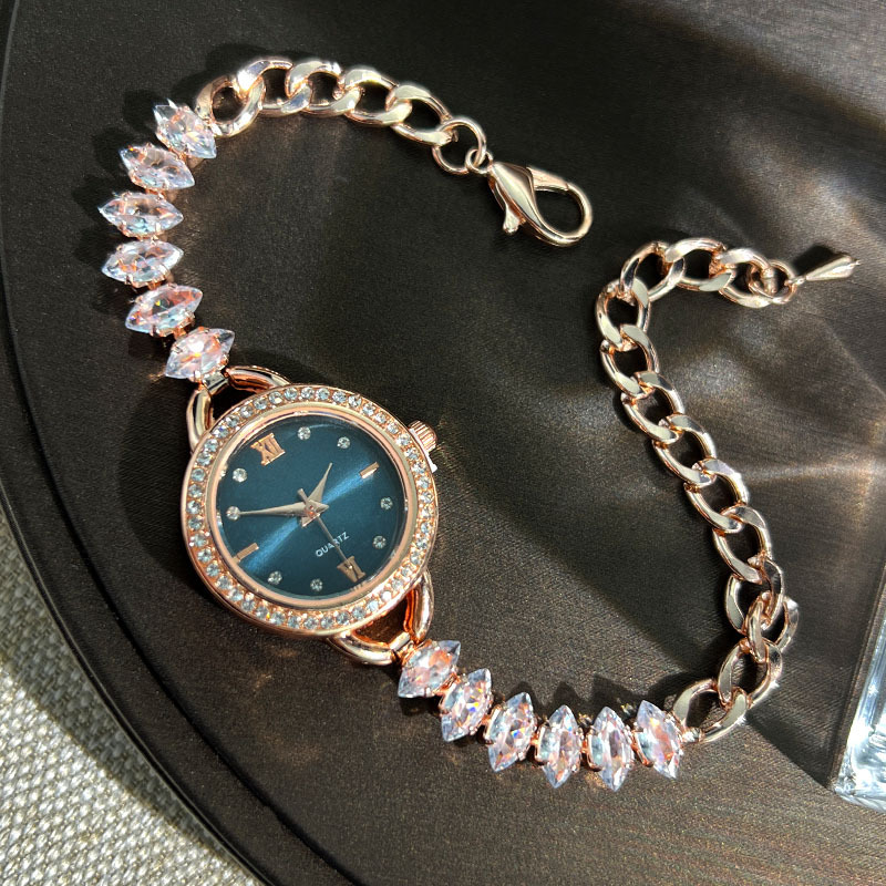 UTHAI CQ383 Fashionable Women  - Ladies Fashion Watch recension och pris