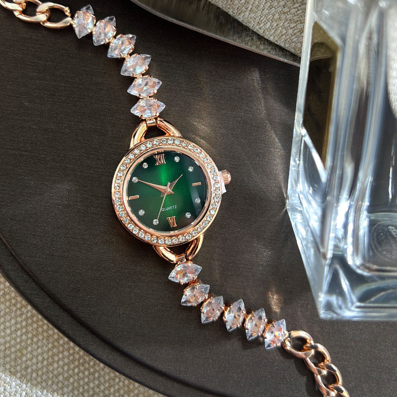 UTHAI CQ383 Fashionable Women  - Ladies Fashion Watch recension och pris